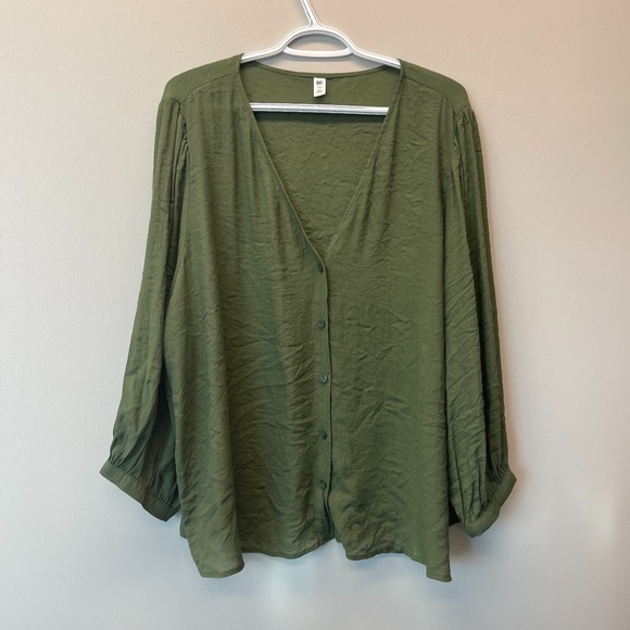 BP v-neck button down lightweight top - Picture 2 of 5